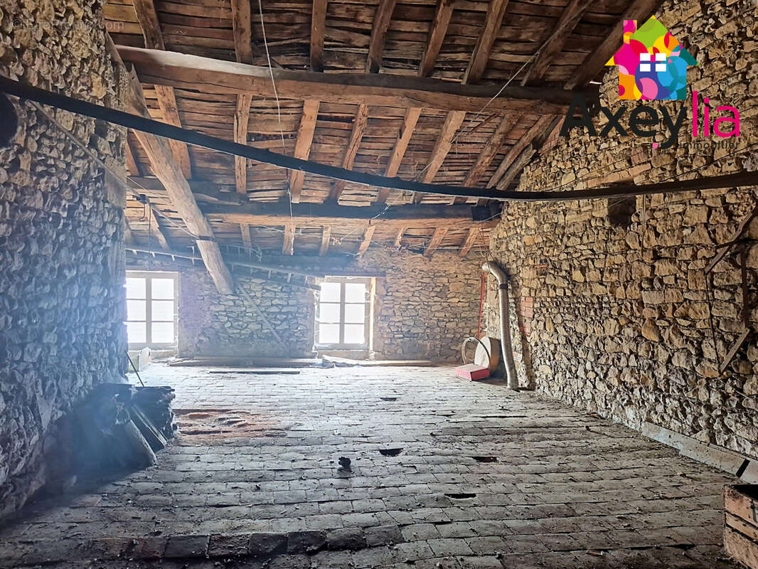 Maison à CHATEAUNEUF