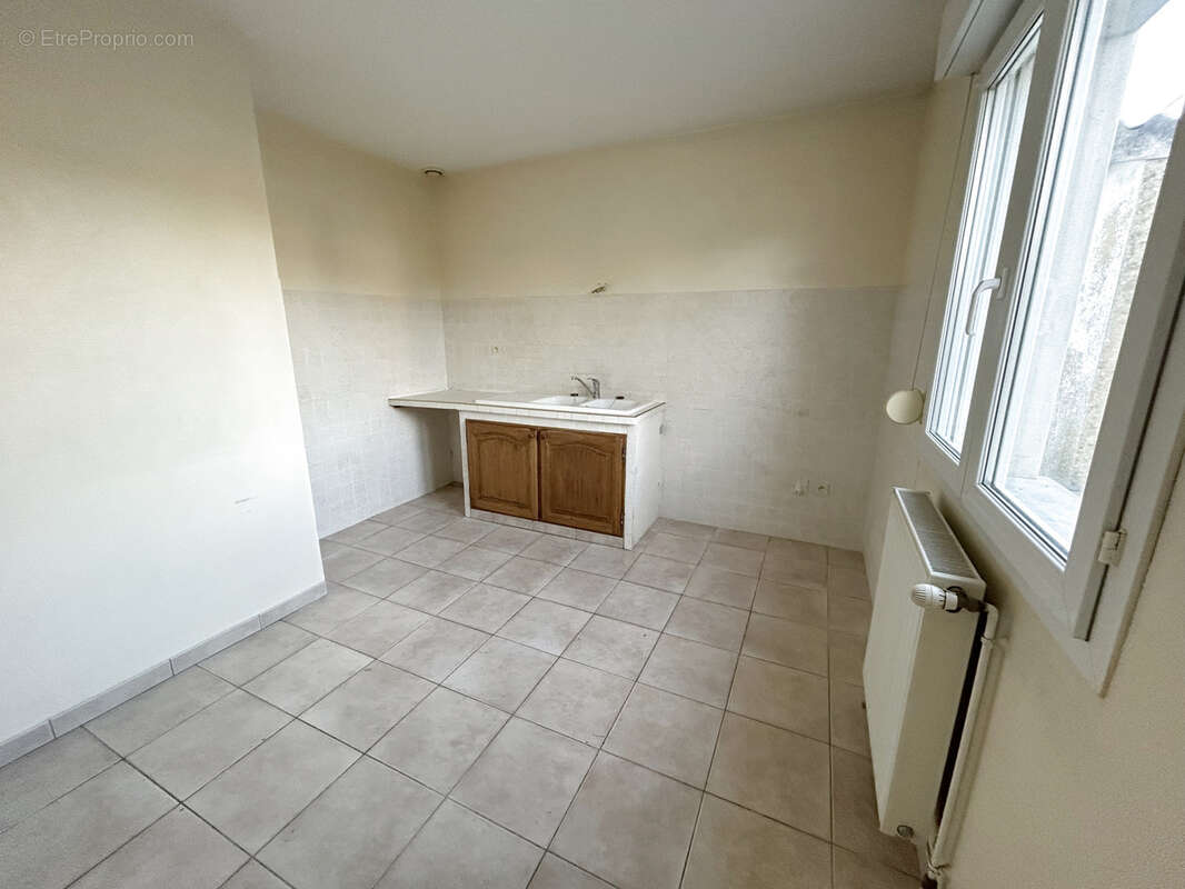 Maison à SAINT-JULIEN-LES-VILLAS