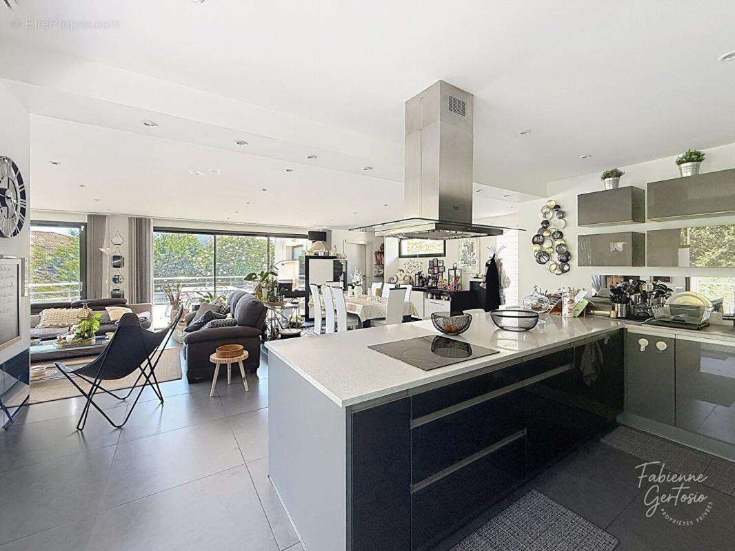 Maison à LA VALETTE-DU-VAR