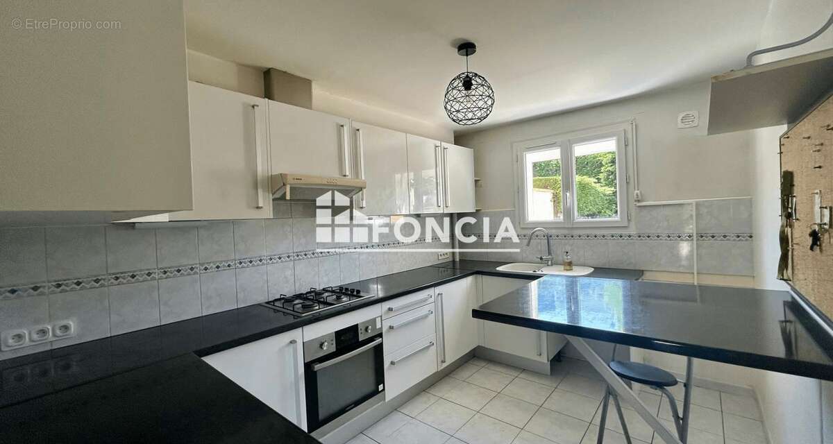 Maison à SAINT-JEAN-DE-BRAYE