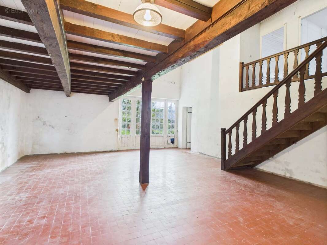 Maison à MONTSAUCHE-LES-SETTONS