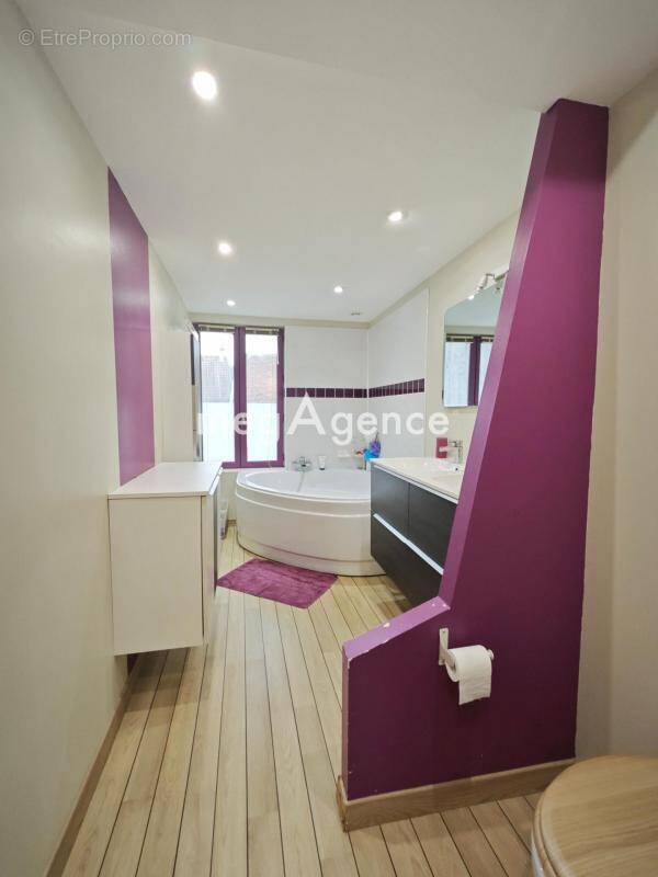 Maison à VILLENEUVE-SUR-BELLOT