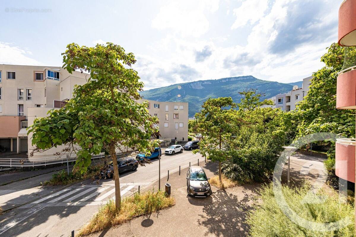 Appartement à FONTAINE