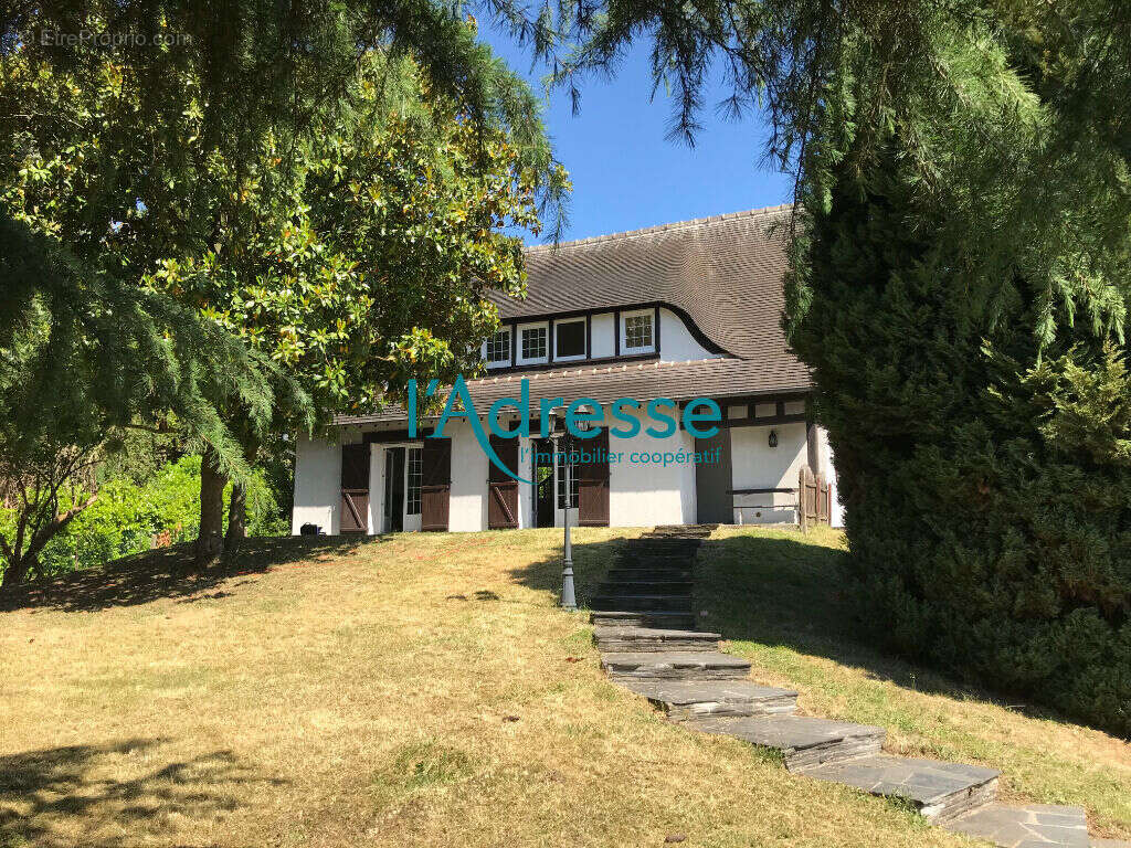 Maison à OINVILLE-SUR-MONTCIENT