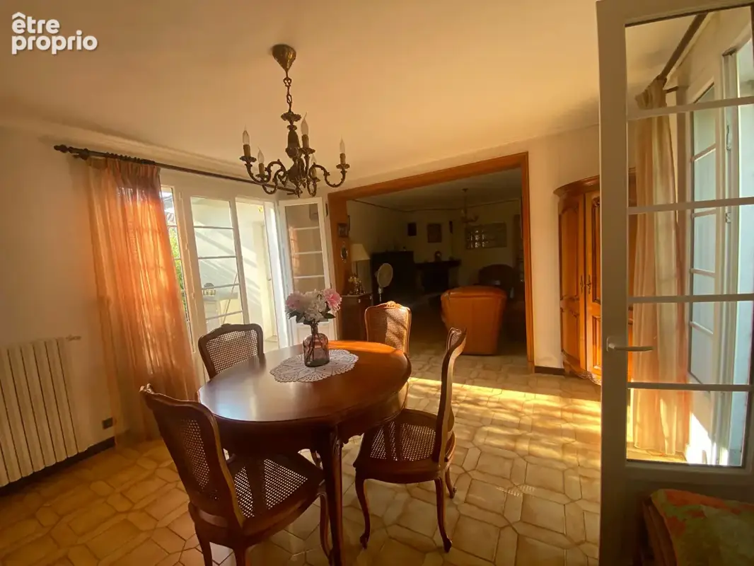 Maison avec 4 chambres, dont 2 de plain-pied, garage et jardin - photo 2