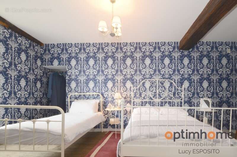 Maison à NANTEUIL-EN-VALLEE