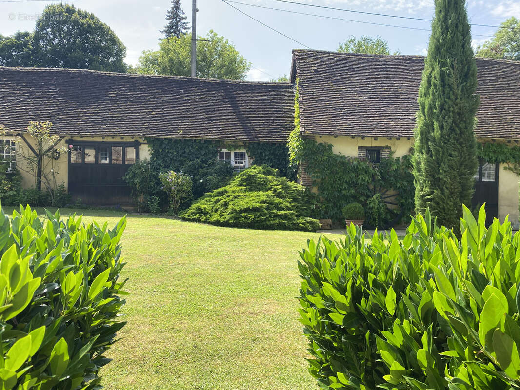 Maison à AIX-EN-OTHE