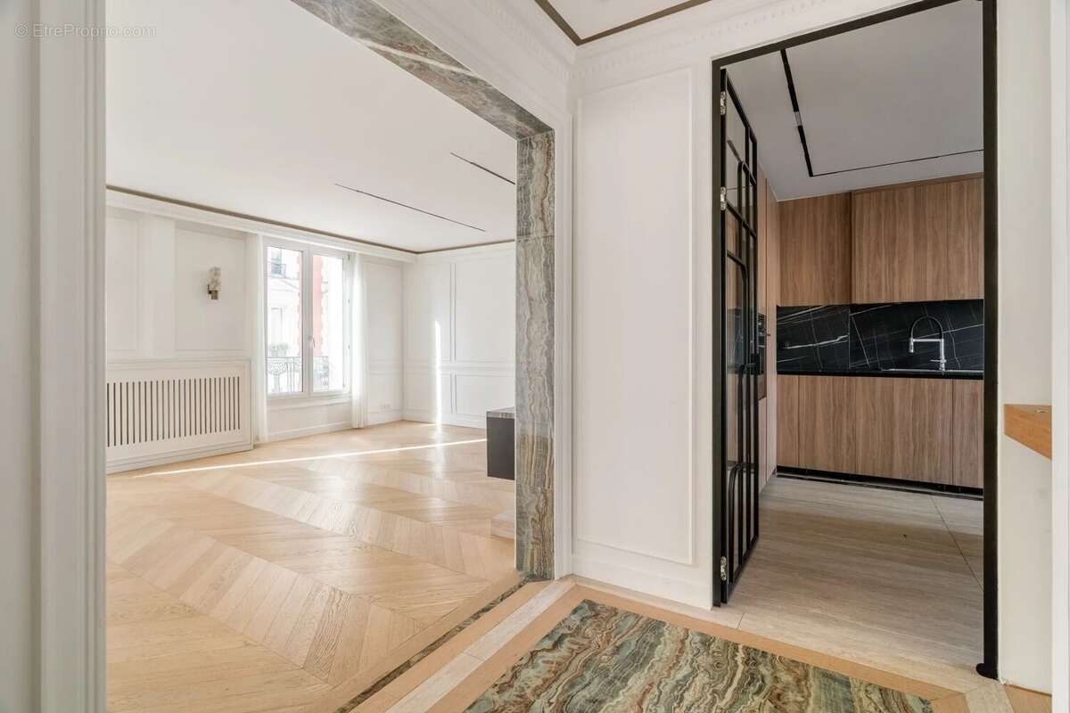 Appartement à LEVALLOIS-PERRET