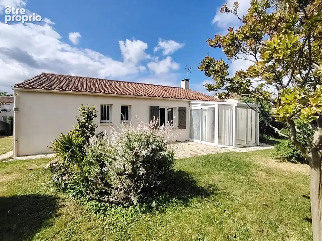 Maison de plain-pied avec jardin, garage et véranda, à 15 km des plages - photo 3
