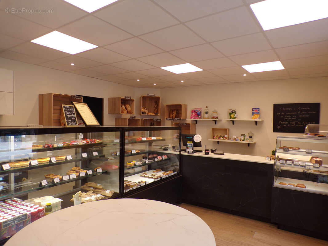 Commerce à JASSERON