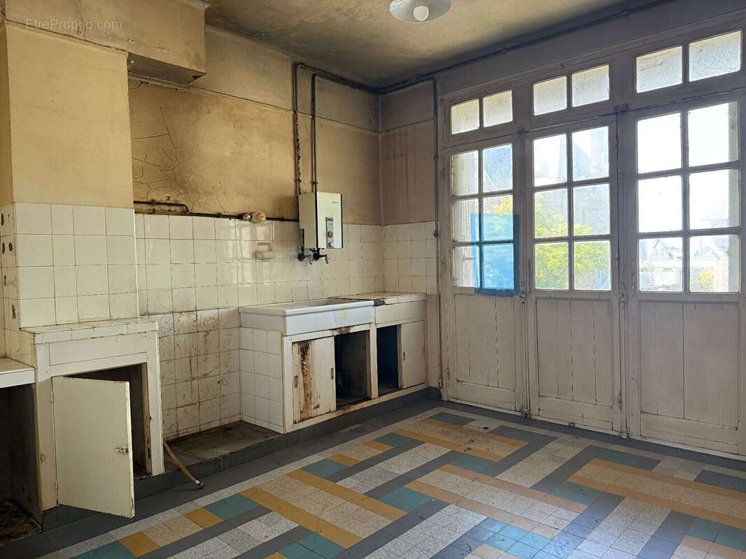 À VENDRE Dinard / Saint-Énogat  Maison à rénover avec beau potentiel - photo 5