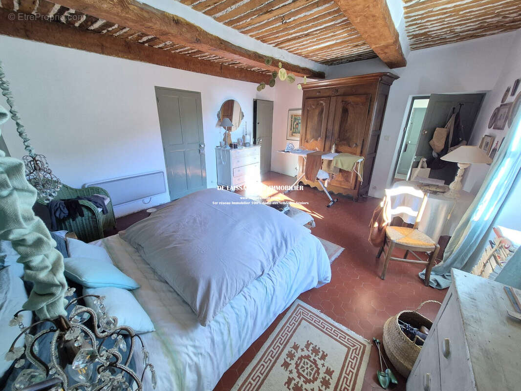 Maison à VAUGINES
