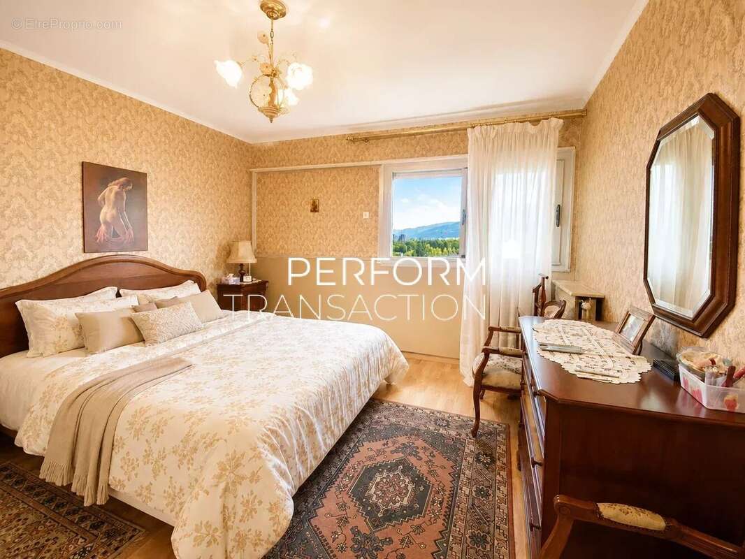 ÉCHIROLLES – T4 de 101 m² avec garage, balcon et vue panoramique sur les montagnes - photo 3