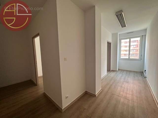 Commerce 260 m² à Toulouse  - photo 2