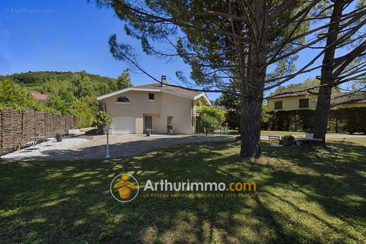 Maison à BOURGOIN-JALLIEU