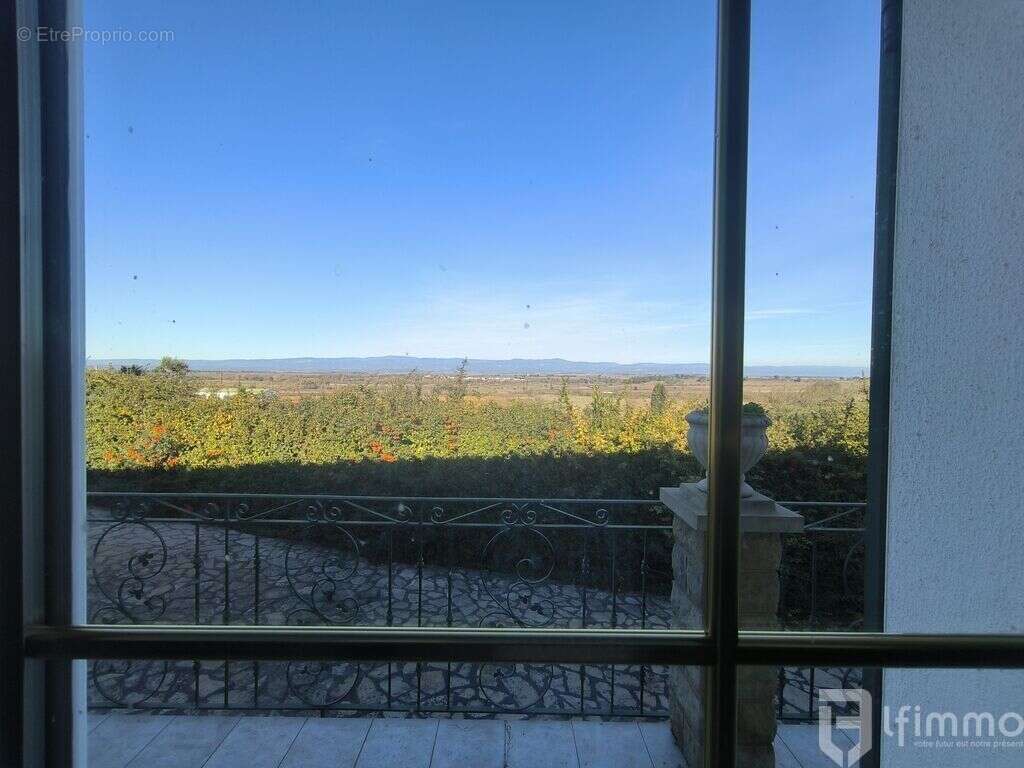 Villa d'exception de 140 m2, jardin de 3096 m2 arborés, et pisci - photo 7