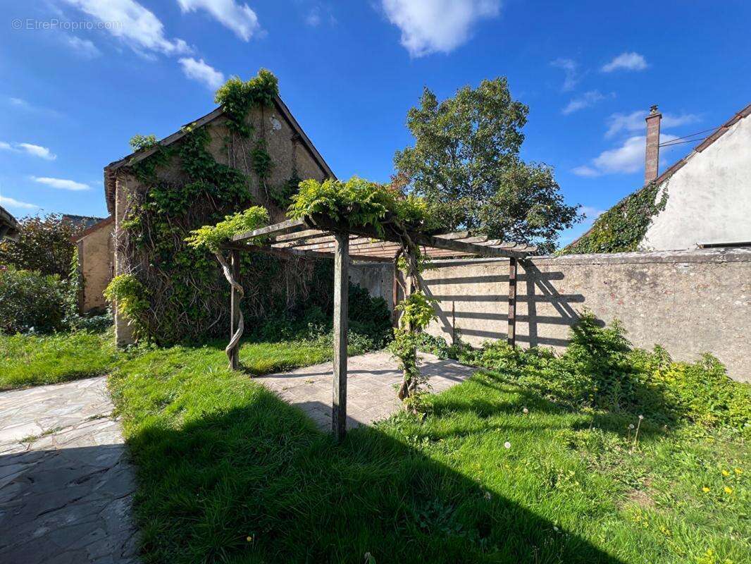 Maison à ROEZE-SUR-SARTHE