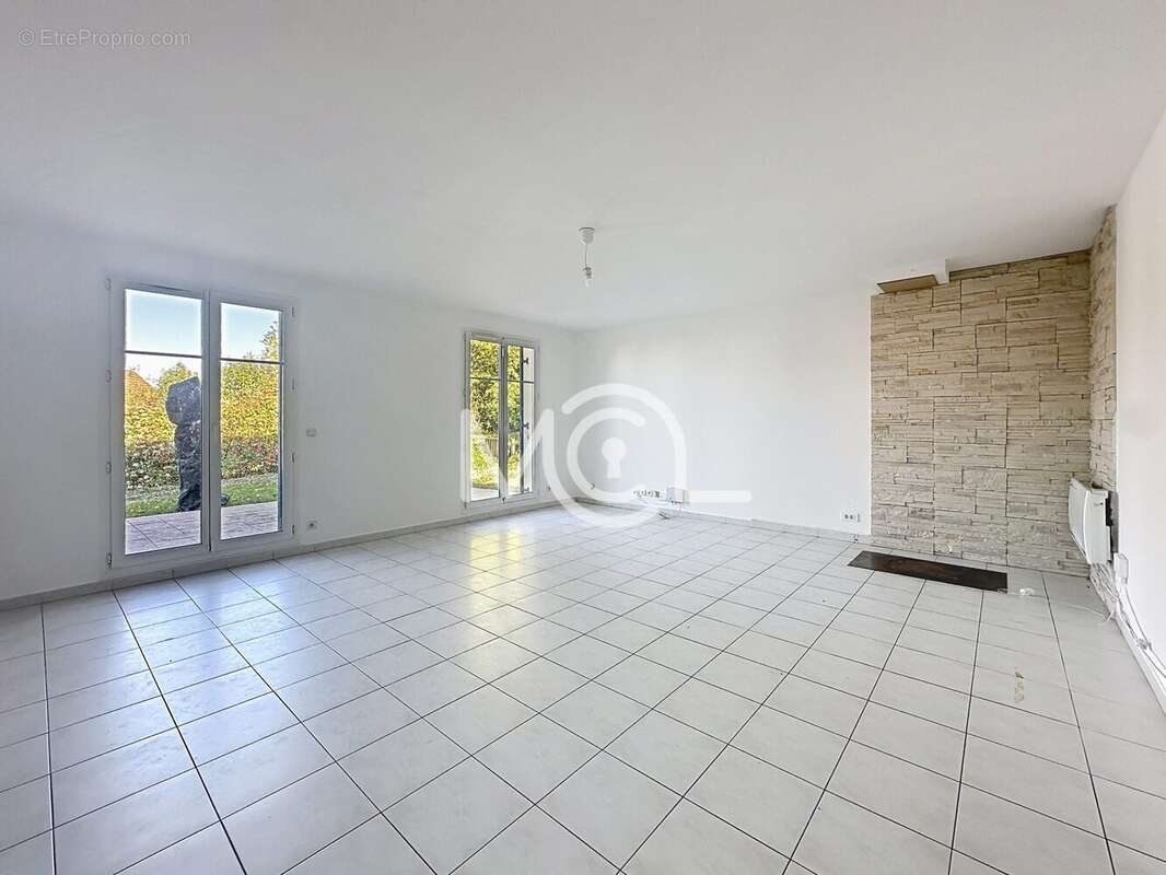 Maison à VILLECRESNES