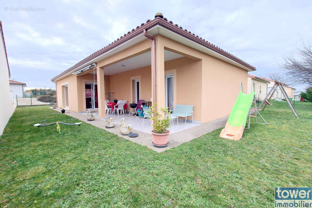 Maison à MALEVILLE