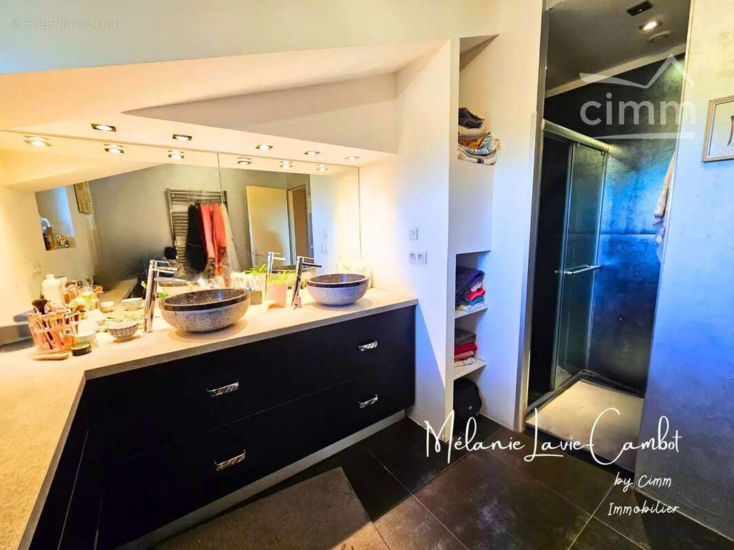 Maison à SAINT-CHRISTOLY-DE-BLAYE