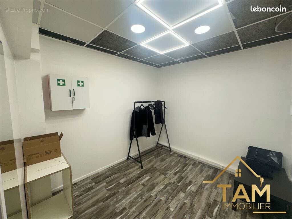 Commerce à VERSAILLES