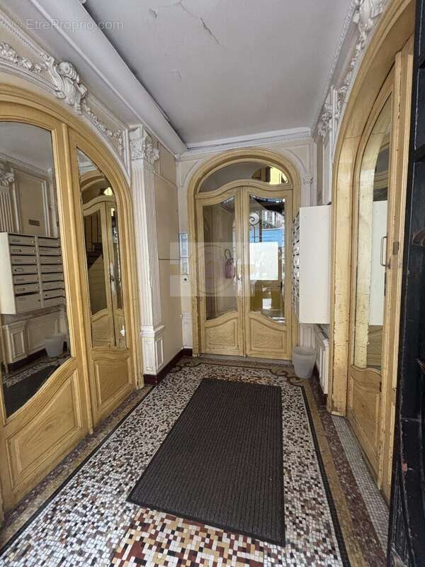Appartement à PARIS-20E