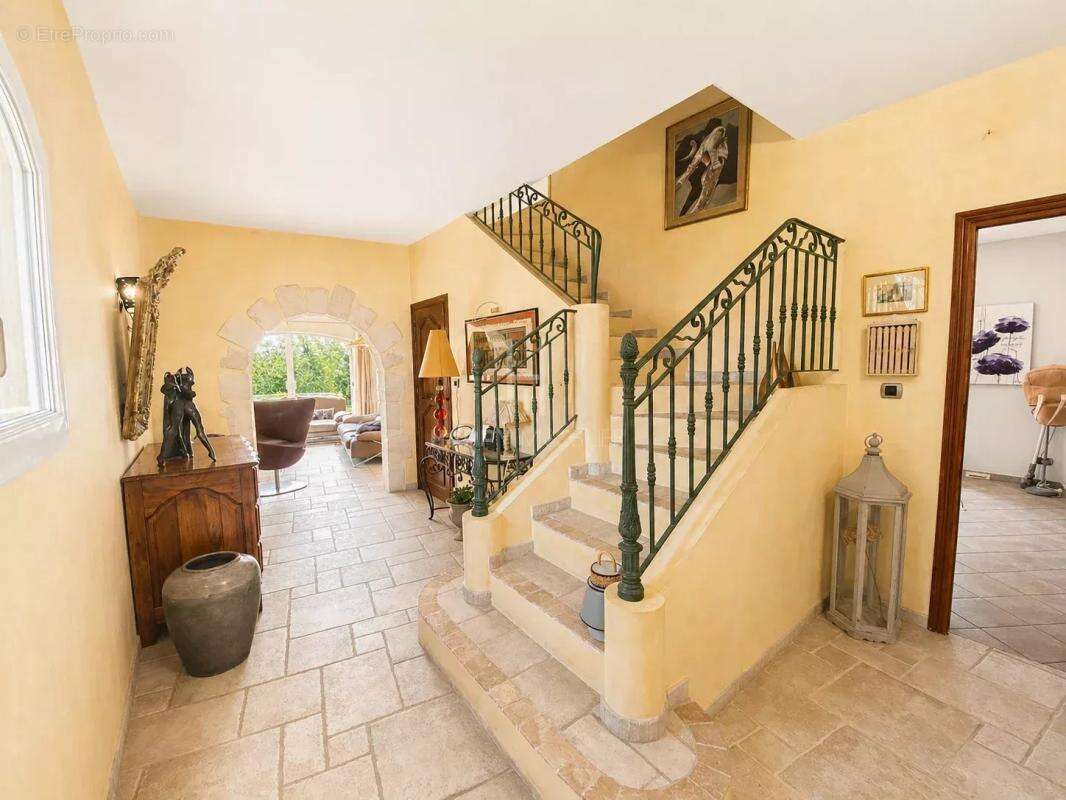 Maison à FONTVIEILLE