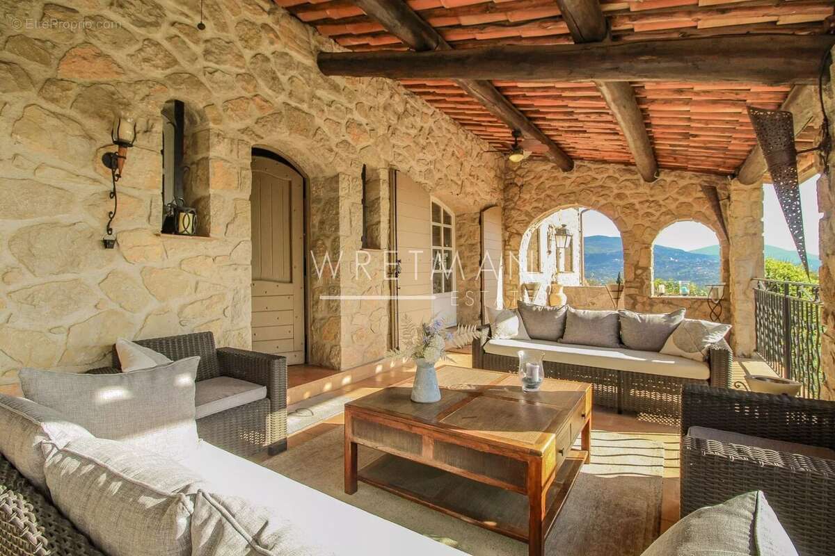 Magnifique villa familiale de 6 chambres, belle piscine et pool house, vues panoramiques à couper le souffle - Peyminade - photo 20