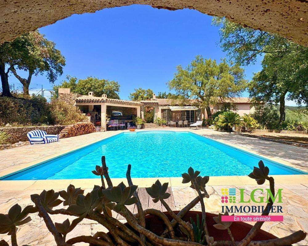 Maison à PLAN-DE-LA-TOUR