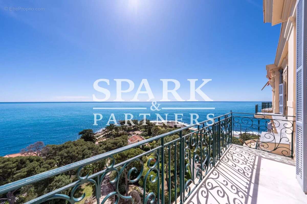 Appartement à ROQUEBRUNE-CAP-MARTIN