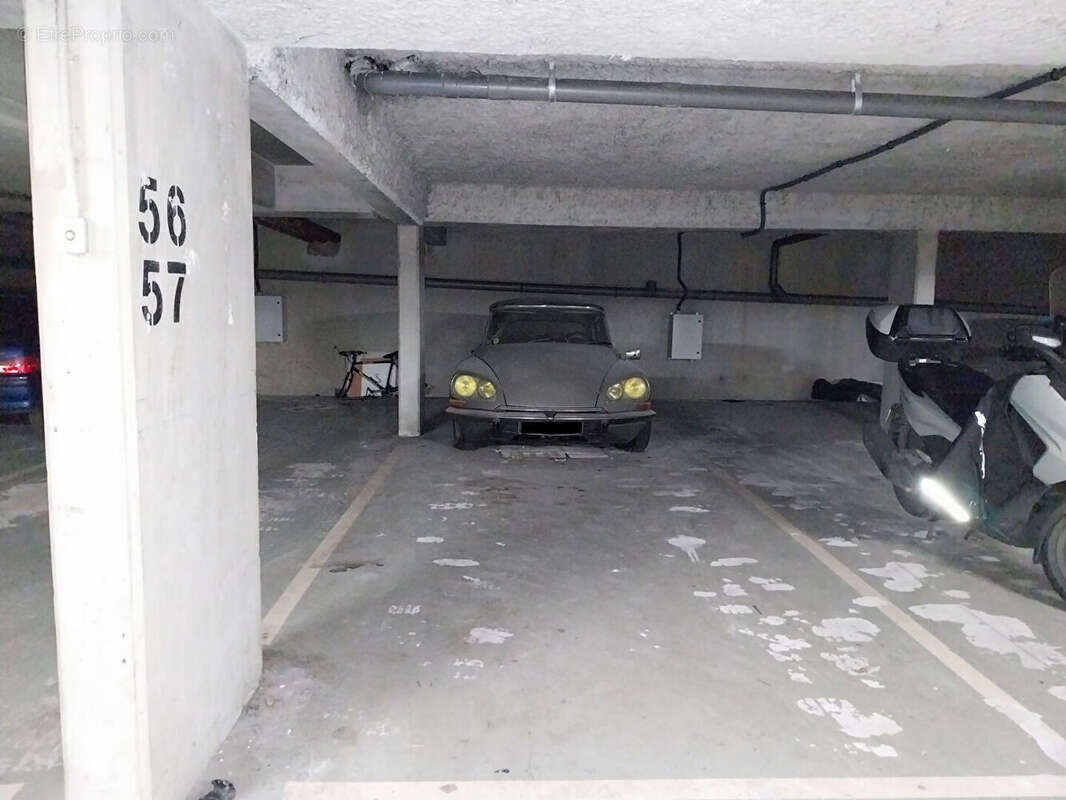 Parking à LA GARENNE-COLOMBES