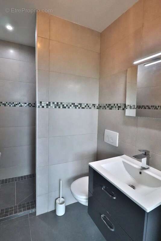 Maison à VERRIERES-LE-BUISSON