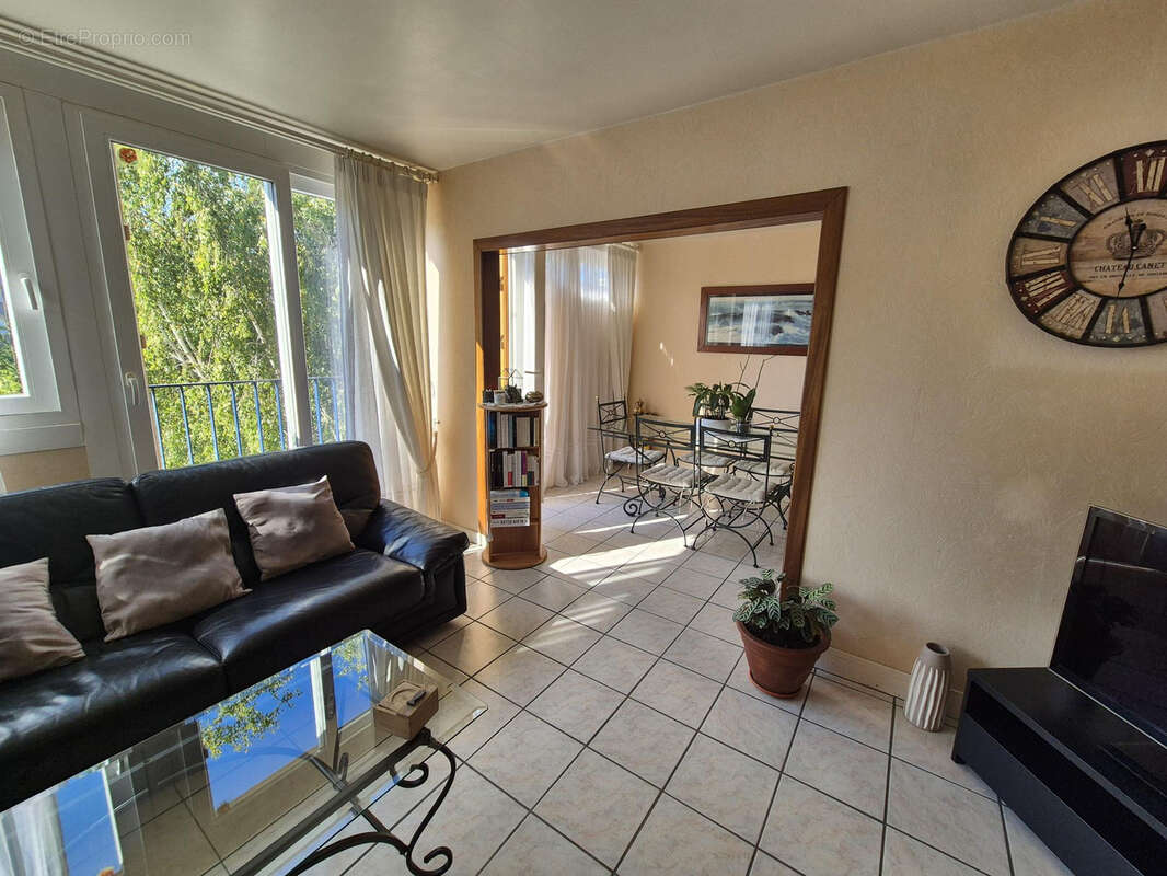 Appartement à JOUY-EN-JOSAS