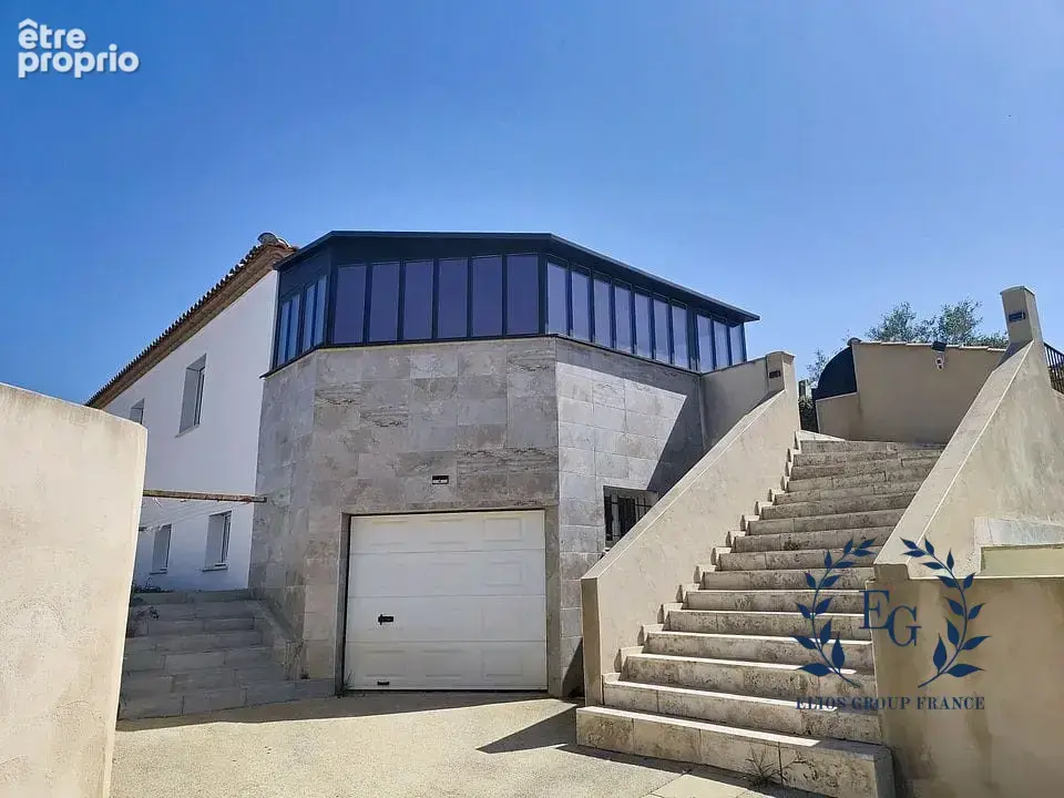 Maison 10 pièces 260 m² à vendre à Villeveyrac (34560) - photo 2
