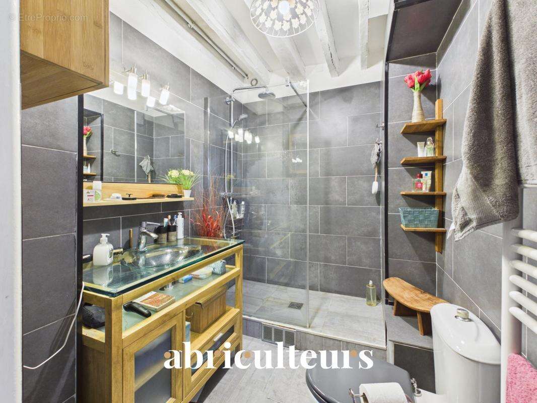 Appartement à PARIS-11E