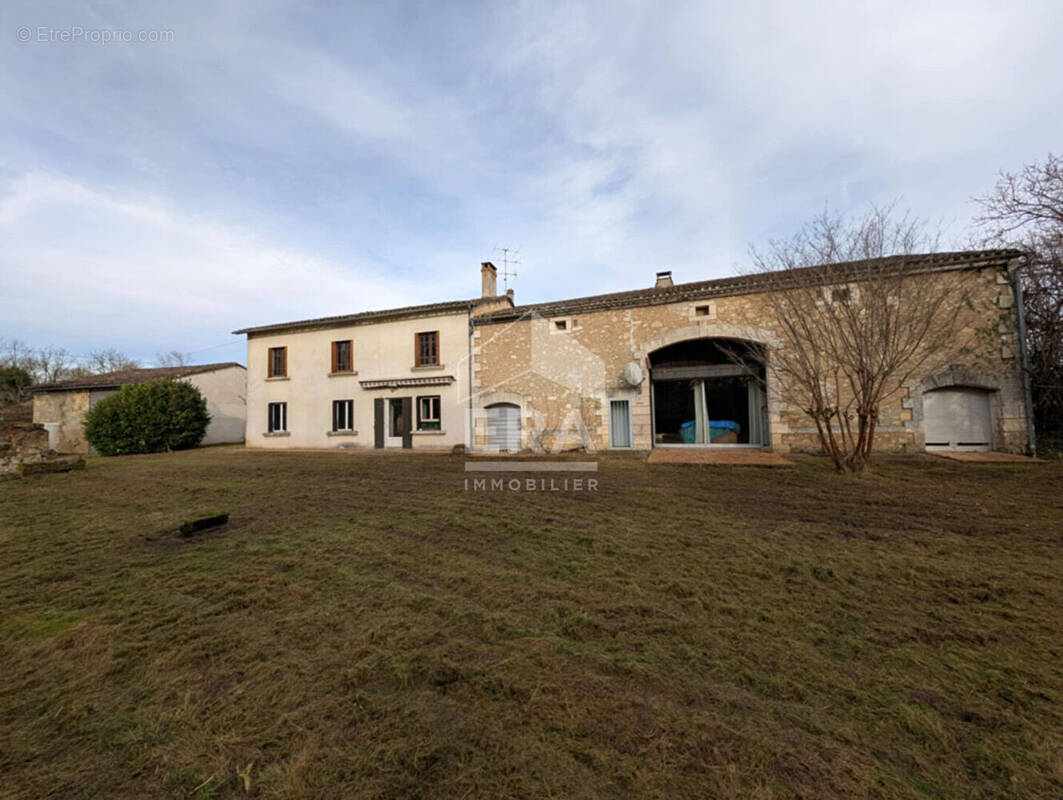 Maison à MENESPLET