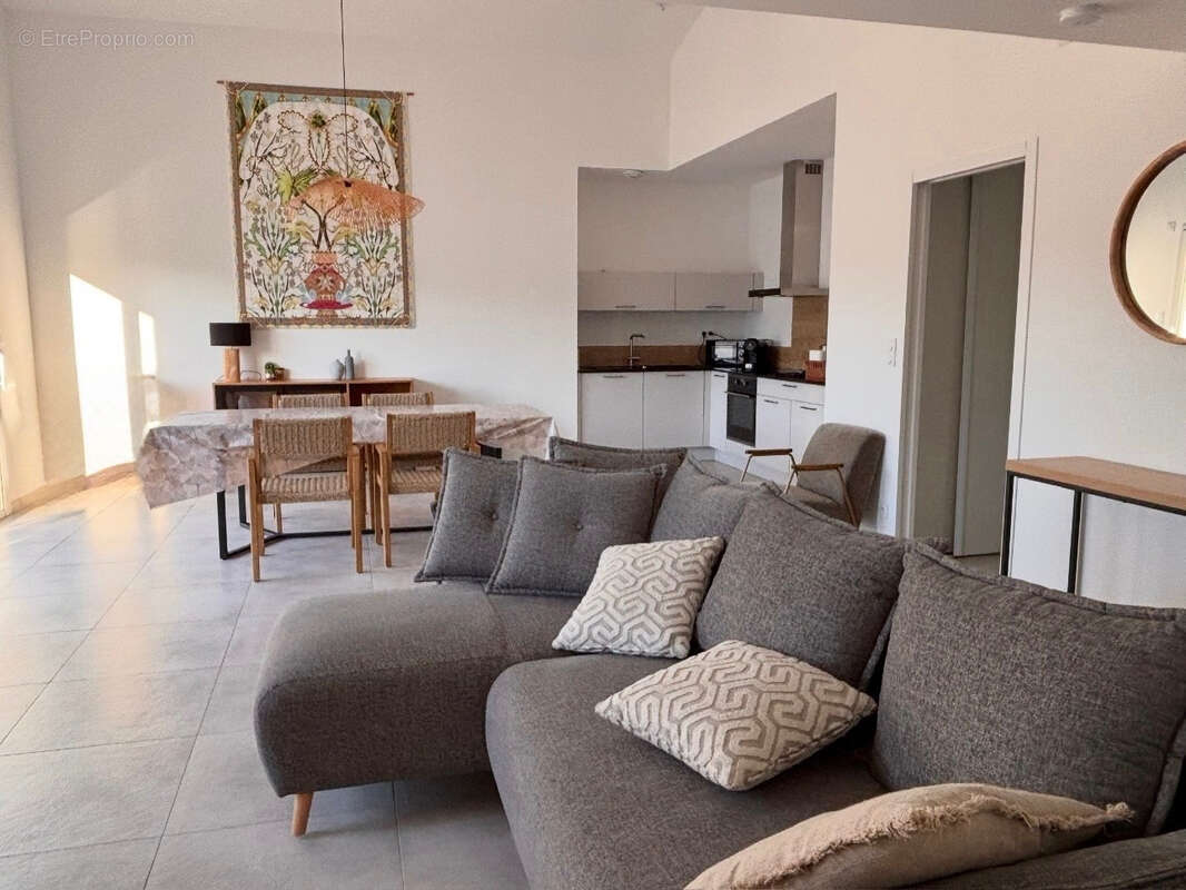 Appartement à SAINT-CYR-SUR-MER