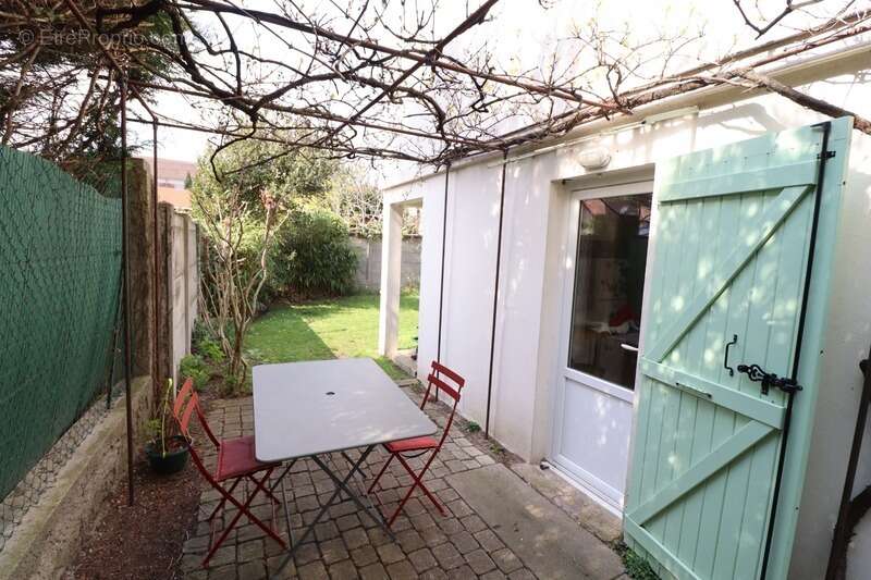 Maison à vendre 5 pièces CHATOU (78) - photo 2