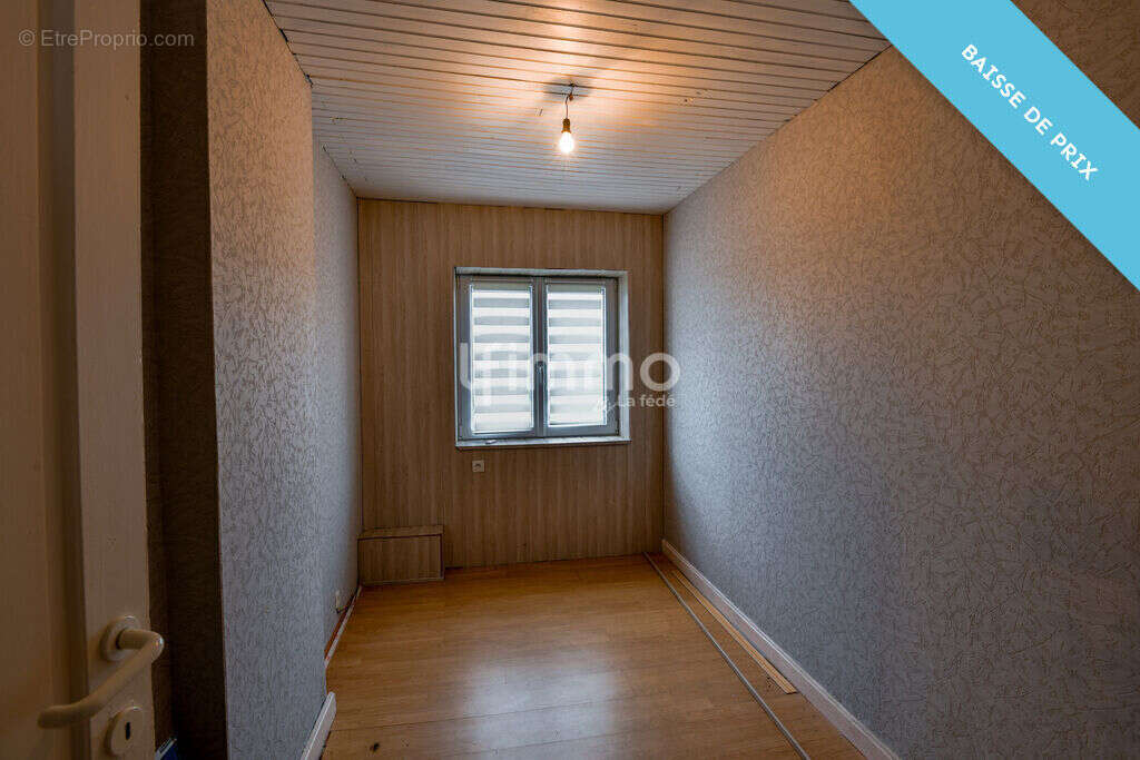 Maison à QUIEVRECHAIN