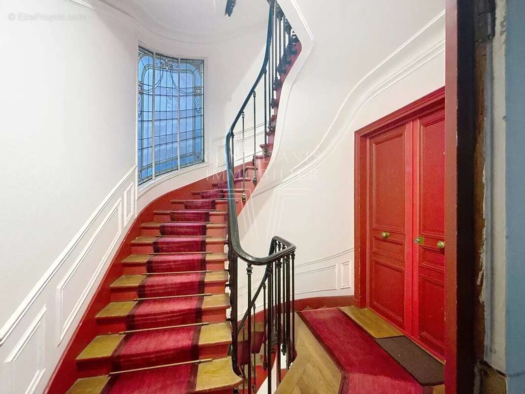 Appartement à NEUILLY-SUR-SEINE