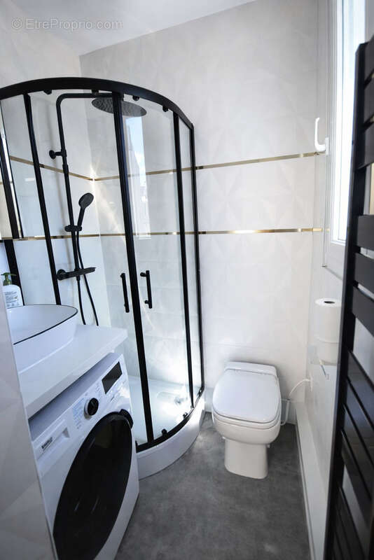 Appartement à PARIS-8E