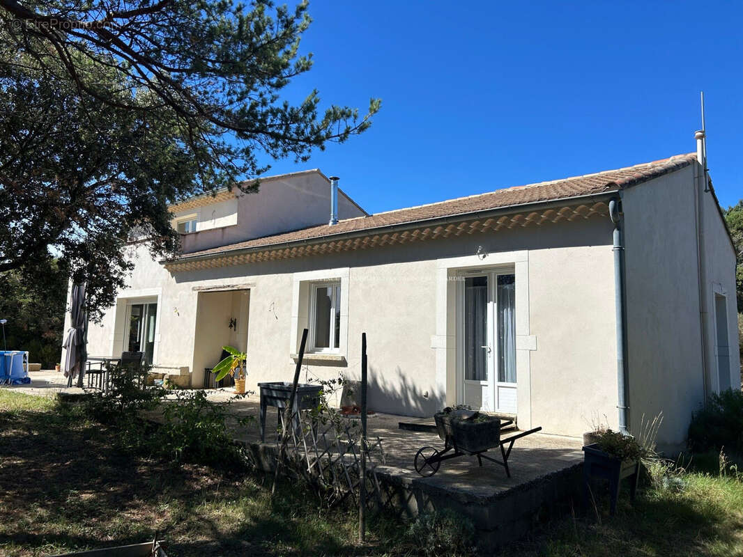 Maison 174 m² à Rousset-Les-Vignes  - photo 2