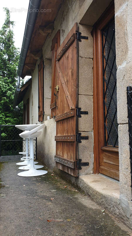 Maison à SAINT-MARTIN-LA-MEANNE