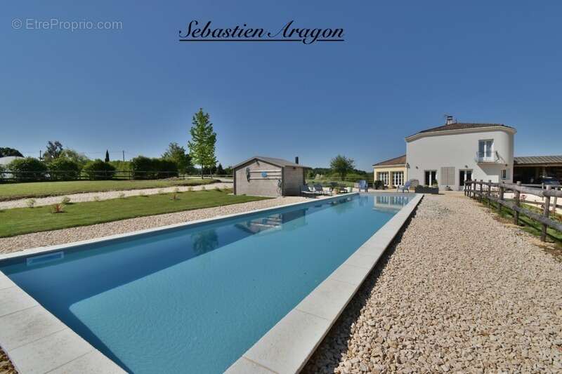 Villa contemporaine 250 m² – 5 chambres – 3 hectares – piscine 18 m – Villeneuve-sur-Lot (47) - photo 3