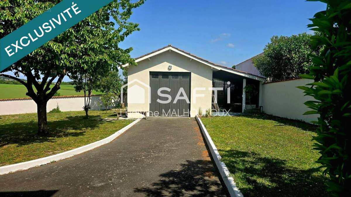 Photo 9 - Maison à VILLEBOIS-LAVALETTE