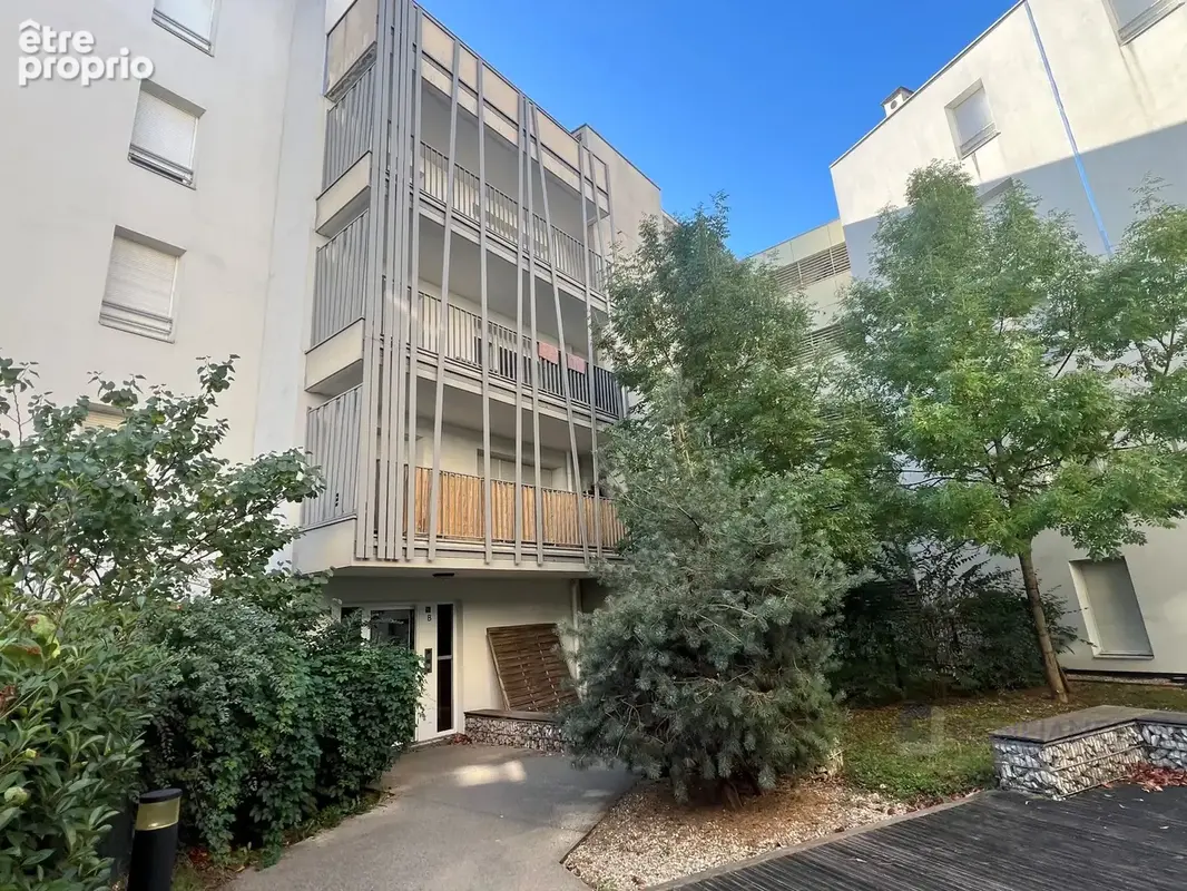 Appartement 2 pièces 39 m² à vendre à Saint-Priest (69800) - photo 2
