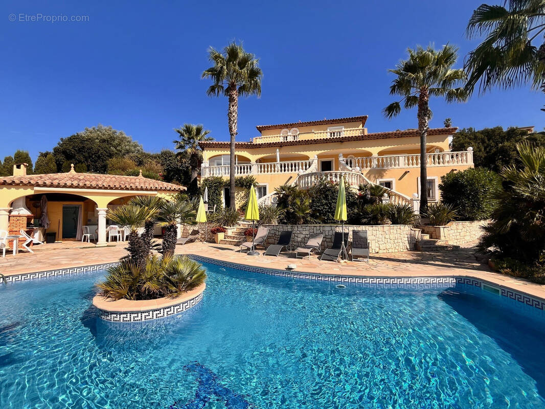 Maison à LES ISSAMBRES