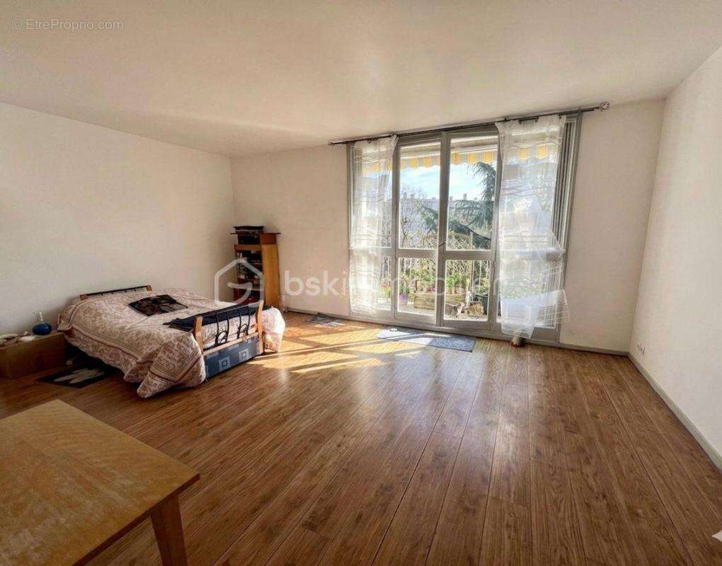 Appartement à SAINT-MICHEL-SUR-ORGE