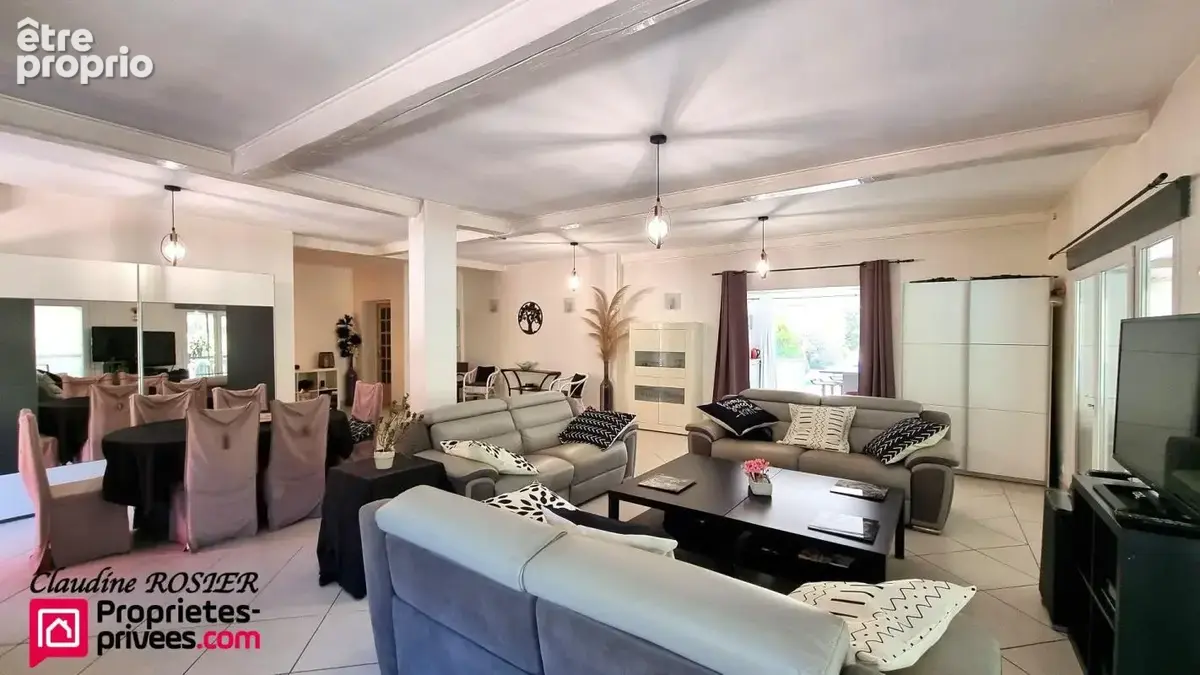Besse Sur Issole Propriété de 340 m2 terrain 1,2 ha piscine - photo 11