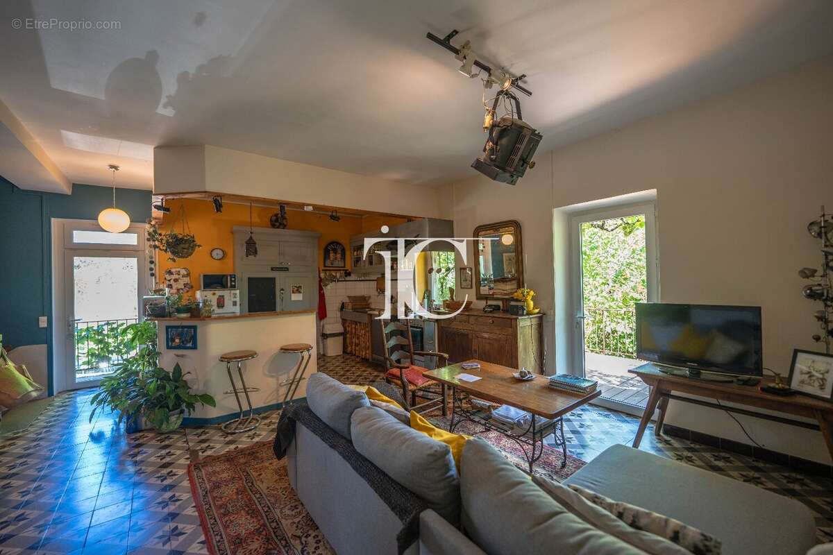 Maison à LES ASSIONS